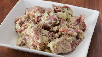 名店の味を正式に継承。食べて実力を実感できる『ニンニクサガリ』