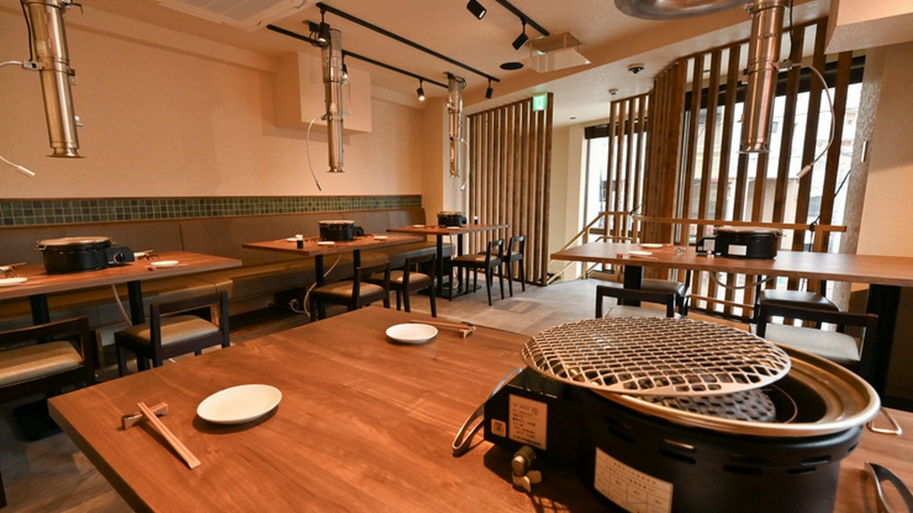 2階は家族で使いやすいテーブル。