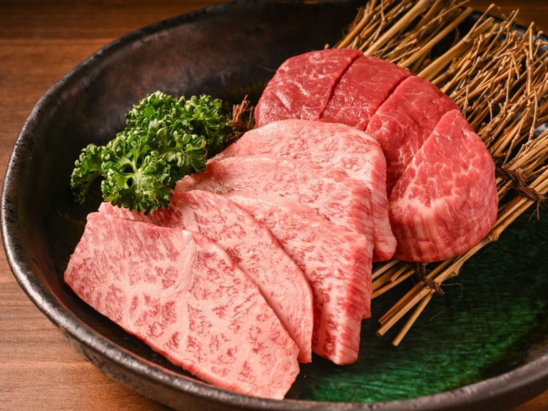 信頼できる仕入れ元から毎日届く新鮮な肉。