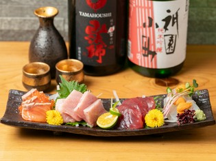 日々市場で厳選した、旬の恵みは必見