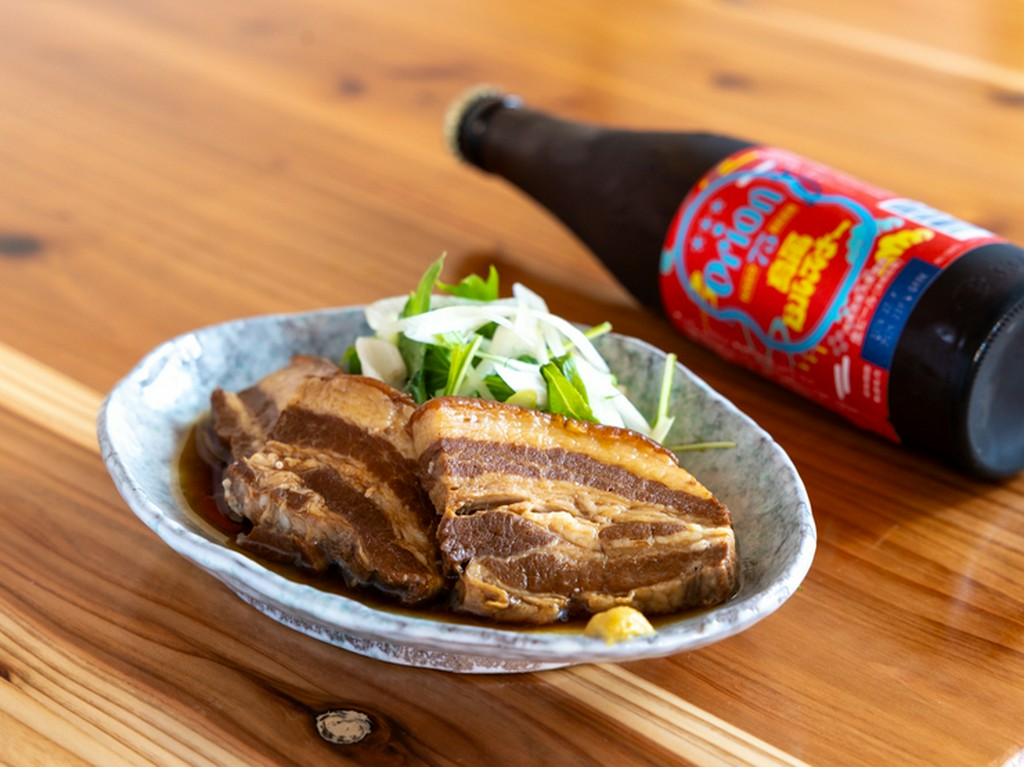 沖縄ならではの品を多数ラインナップ。充実の『一品料理』