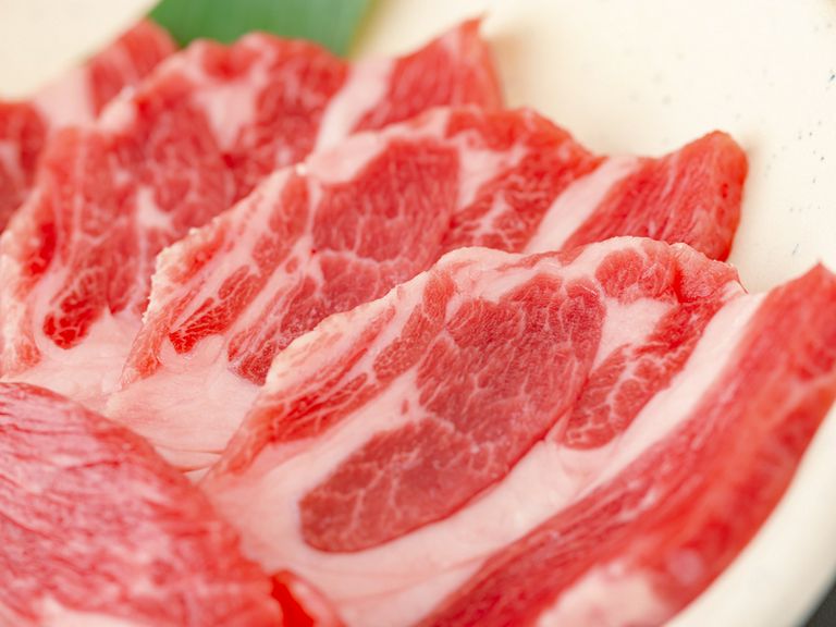 人気ナンバーワン、初めての方でも食べれる美味しさと柔らかさ！『塩熟成特上ラムロース』