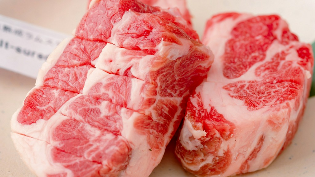 このお店だからこそ、実現できる柔らかさ『塩熟成極厚ラムステーキ』