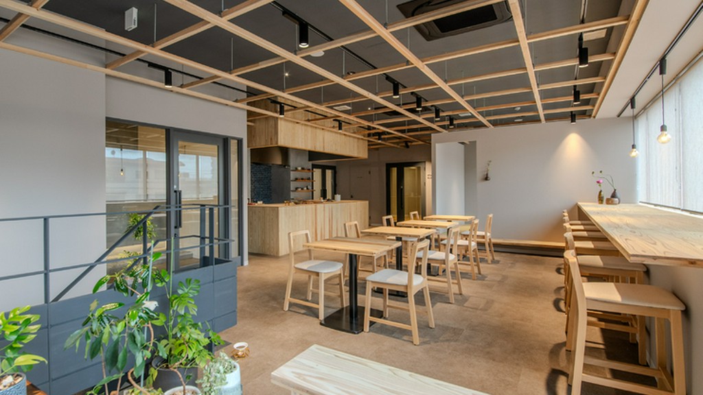 やさしいおはぎと抹茶を味わいながら、ほっと一息つける