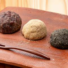 毎日店で丁寧に手づくりするおはぎと抹茶、自家製アイスが評判