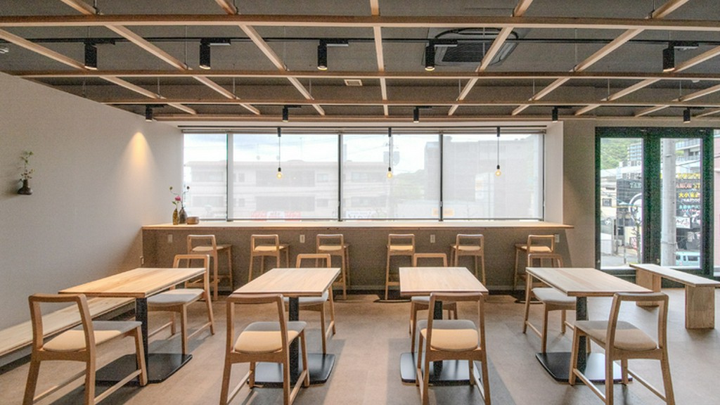 誰もが居心地よく憩える、木の香りと優しさに包まれた大空間