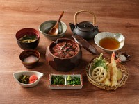 牛ハラミひつまぶし、出汁、天ぷら、半熟卵、薬味、辛子高菜、明太子、みそ汁
