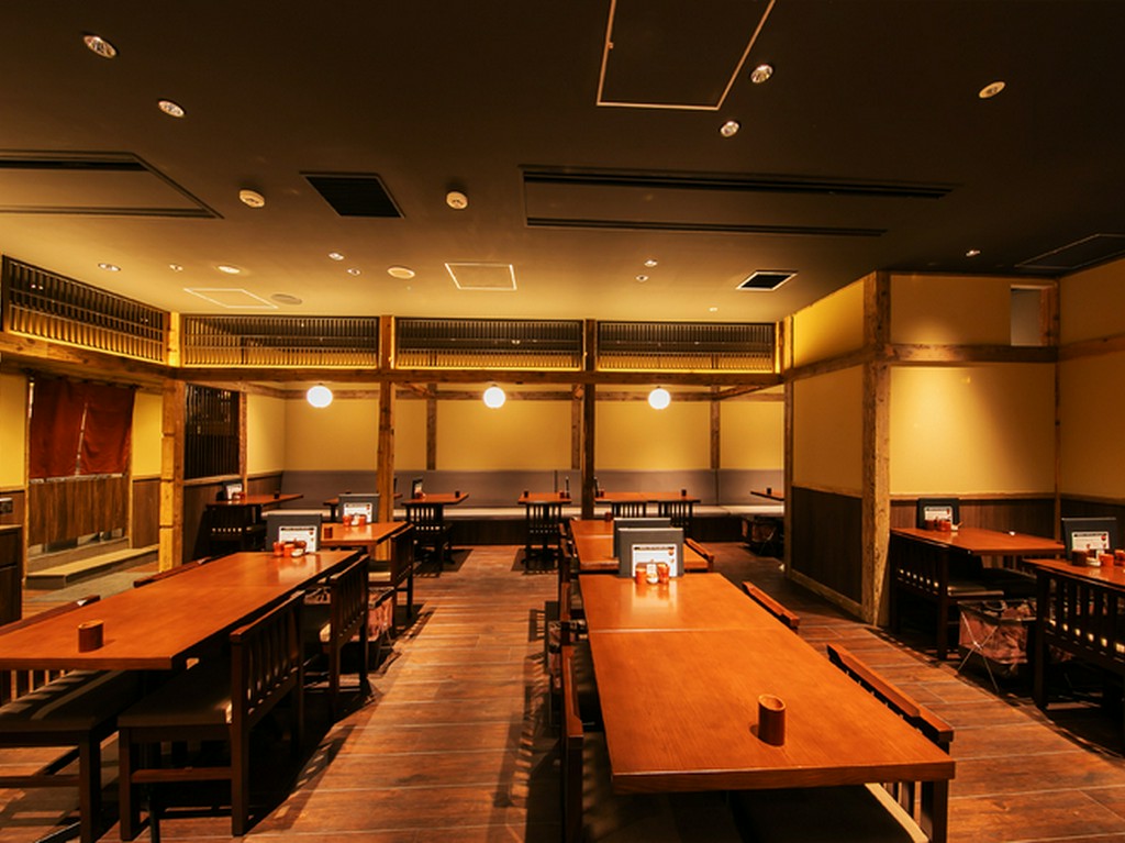 落ち着いた雰囲気の店内