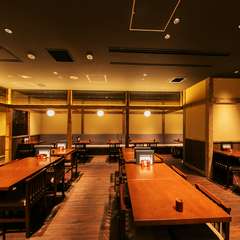 落ち着いた雰囲気の店内