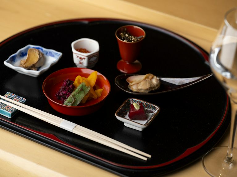 料理との相性や季節を考慮。厳選された日本酒と料理のペアリング