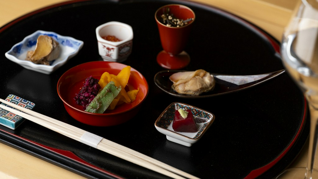 料理との相性や季節を考慮。厳選された日本酒と料理のペアリング