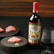 牛の達人 浅草店では、お肉にあわせて厳選したお酒を日本酒・ワイン・マッコリ・生果実サワー・オリジナルカクテルと多彩にご用意いたしました。