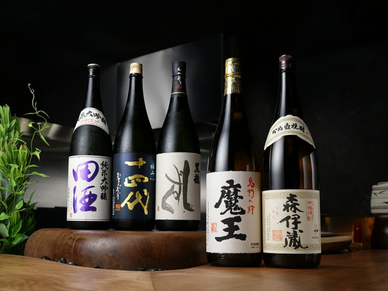 和食ペアリング。全国から厳選した希少地酒や焼酎・ワインを料理と共に『厳選日本酒・焼酎』