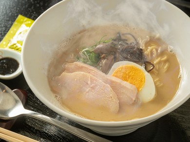 【一日10杯限定！】鰻骨白湯ラーメン