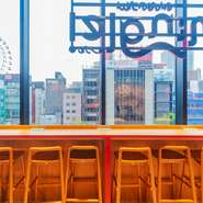 すすきの駅直結という抜群のアクセスに加え、ラストオーダーは23時15分と遅めの時間まで対応。仕事帰りや観光の合間、夜遅くの食事にも寄り添ってくれる、頼れる存在です。