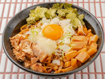 食欲を刺激する、満足感たっぷりの『油そば』