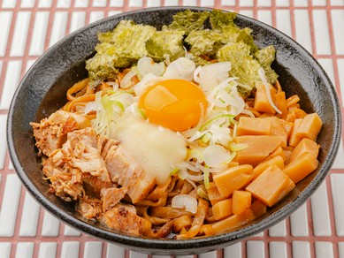 食欲を刺激する、満足感たっぷりの『油そば』