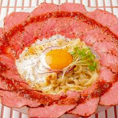 特別な一皿を求めるあなたに贈る、ココノススキノ限定『プレミアムまぜSOBAローストビーフ』