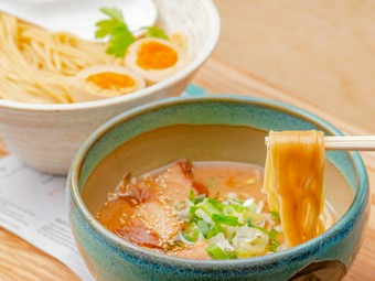 積み重ねた丁寧な仕込みが、食べる人の記憶に残る『特製味噌つけ麺』