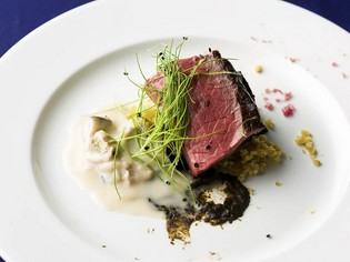 赤身肉の風味が格別な山形村短角牛は珠玉の味わい