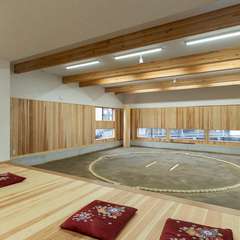 相撲部屋で日常的に食されている鍋料理「ちゃんこ鍋」を堪能