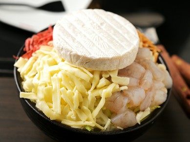 “見た目も楽しい”カマンベールがとろ～り『カマンベールもんじゃ』