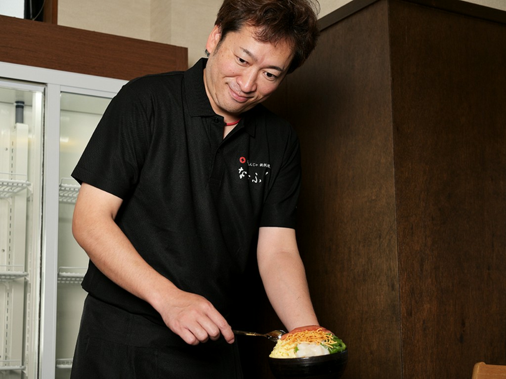 お食事からお見送りまで。お客様一人一人に楽しんでいただきたい