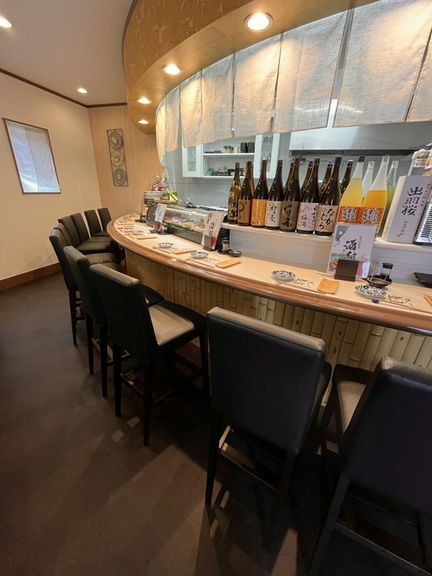 品のあるカウンター席で、料理×お酒をお楽しみください！