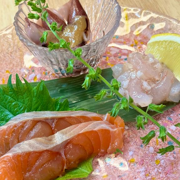 大切な一席に、心を尽くす海のごちそうを。