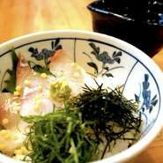 新鮮な海鮮食材を最後の〆にお茶漬けにして、ご提供いたします！1日の最後にちょっとした贅沢を堪能してみませんか？
最高な〆料理です。