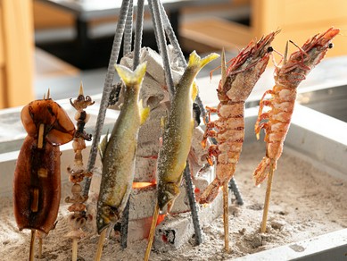 旬をシンプルに楽しむ。名物『いろり焼き』