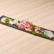 お造り盛り合わせはご予約優先とさせていただきます。
その日のお造りの内容、リクエスト等はお問い合わせください。