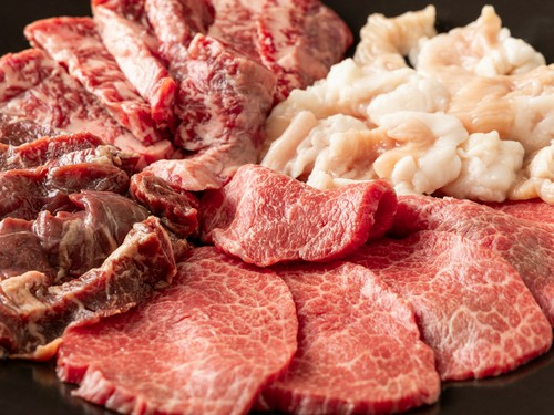 肉問屋直営ならではの素材をリーズナブルに提供