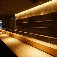 特別な日を、美食と共に心に刻む。横並びの空間で記念日デート