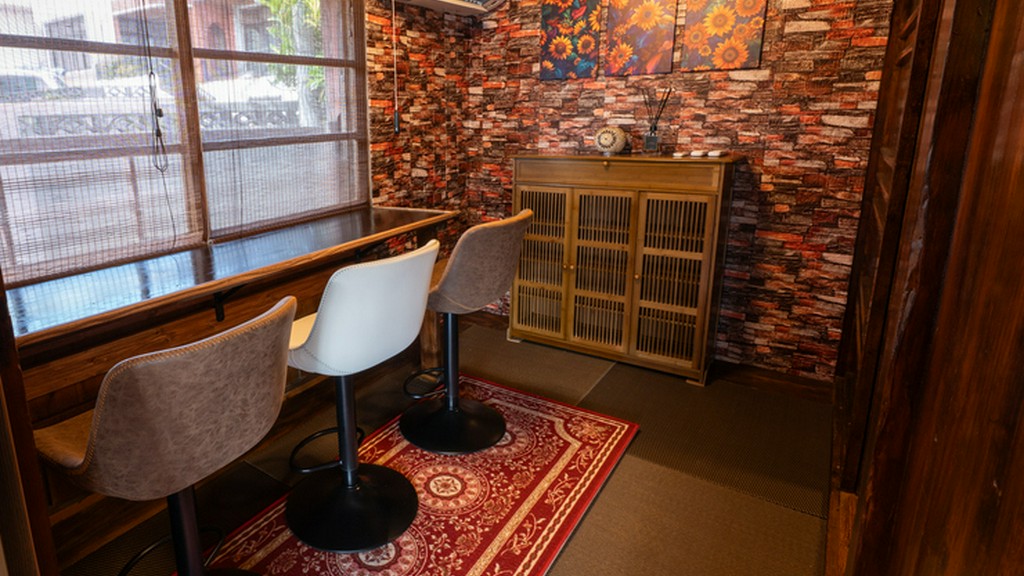 時間を忘れてまったり。少人数にオススメのカウンター席