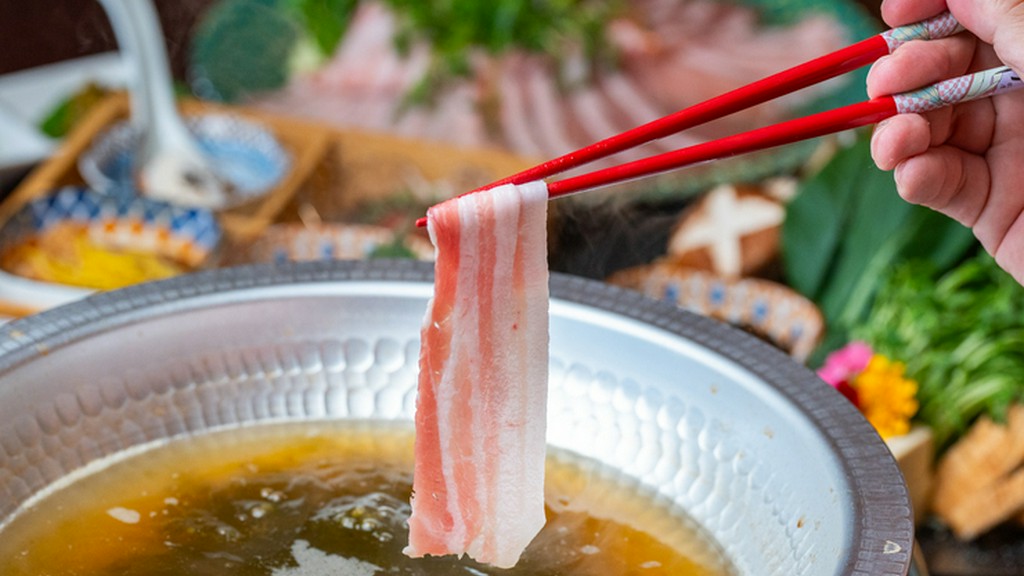 ディナーは沖縄の夜を締めくくる『しゃぶしゃぶコース』