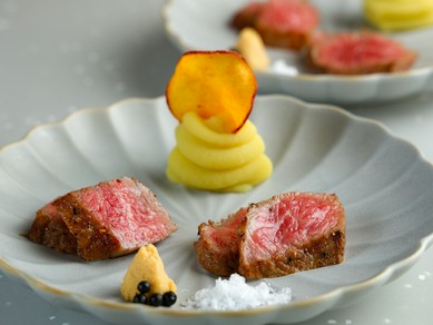 心満たす至福の一口『神戸牛一口ステーキ』