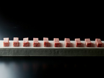 思わず「うっとり」してしまう程のおいしさ『飛騨牛「最とび」肉厚　極上カルビ』