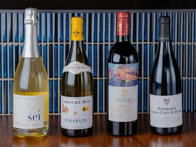 ワイン・日本酒など、厳選された酒も多数