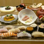 旬の食材と職人の技を心ゆくまで堪能いただける各種ディナーコースをご用意
