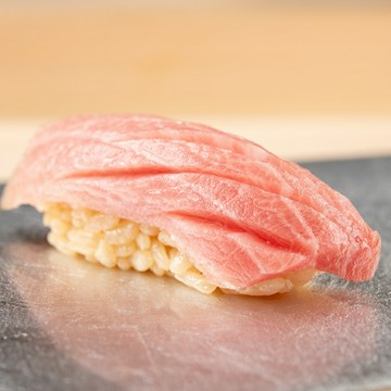 【特上　にぎり】◆板長おすすめの握り12貫　にぎりを存分に堪能する贅沢なプラン※要予約
