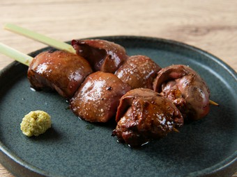 鮮度抜群の素材を絶妙な焼き加減で『レバー』