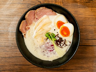 スープ・麺とこだわりの詰まったラーメン