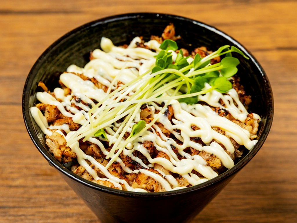 丼もの・揚げもの等、サイドメニューも自信あり