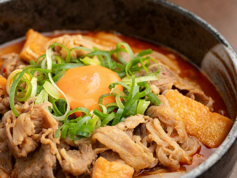 味わい深いブレンド出汁が奏でる、飽きのこないおいしさ