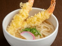 出汁と海老を楽しむ。スタンダードな一杯『エビ天うどん』