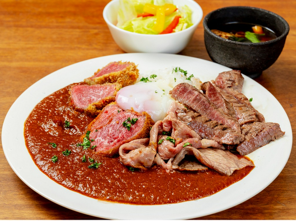 豊かな風味とクセになるピリ辛『カレーソース』