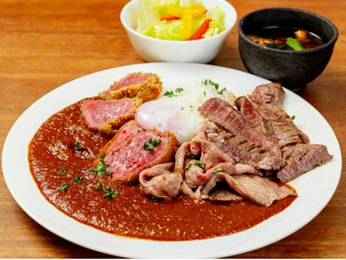 豊かな風味とクセになるピリ辛『カレーソース』