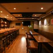 心斎橋の夜をもっと楽しく過ごしたい時にオススメな一軒。カジュアルな雰囲気で、食事もドリンクもしっかり満喫できます。カラオケやゲームで盛り上がれるので、友人同士の集まりにも頼もしいお店です。