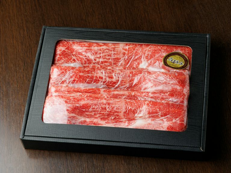 新鮮な肉を自宅で堪能!ブランド肉・加工品の販売コーナーあり